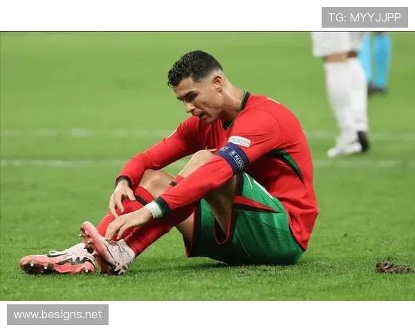 C罗在欧洲杯的表现持续提升,创下历史新纪录成为赛事最佳射手 C罗在欧洲杯的表现持续提升,创下历史新纪录成为赛事最佳射手